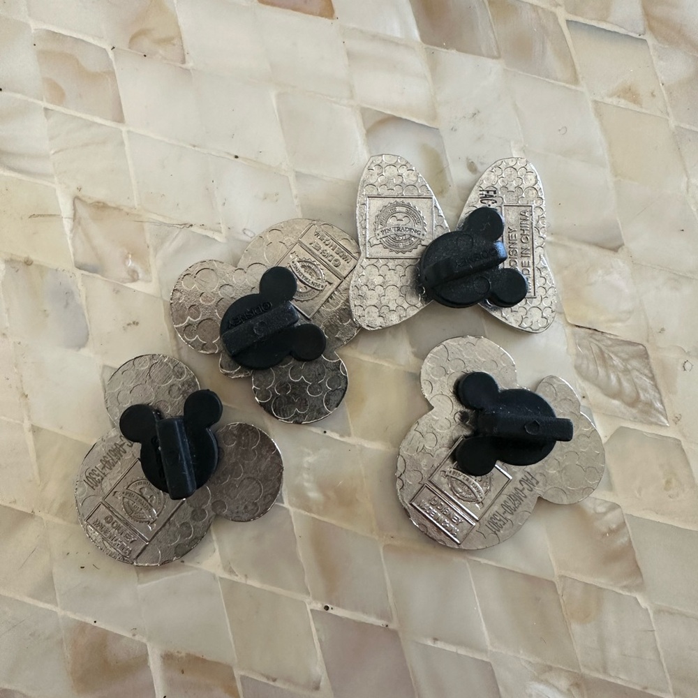 Authentic Disney Trading Pins - Picture 2 of 2